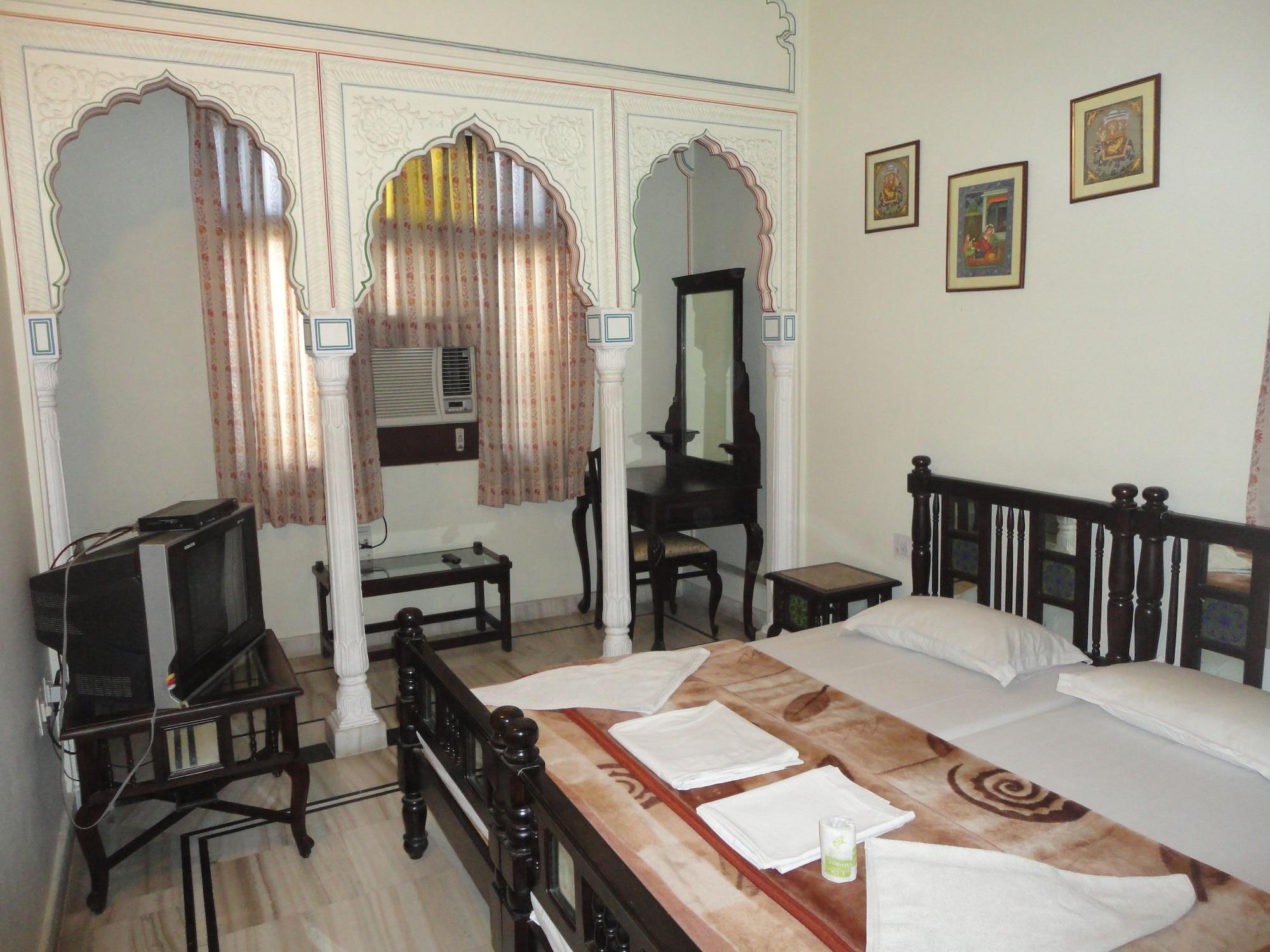 Krishna Palace - A Heritage Hotel Dźajpur Zewnętrze zdjęcie