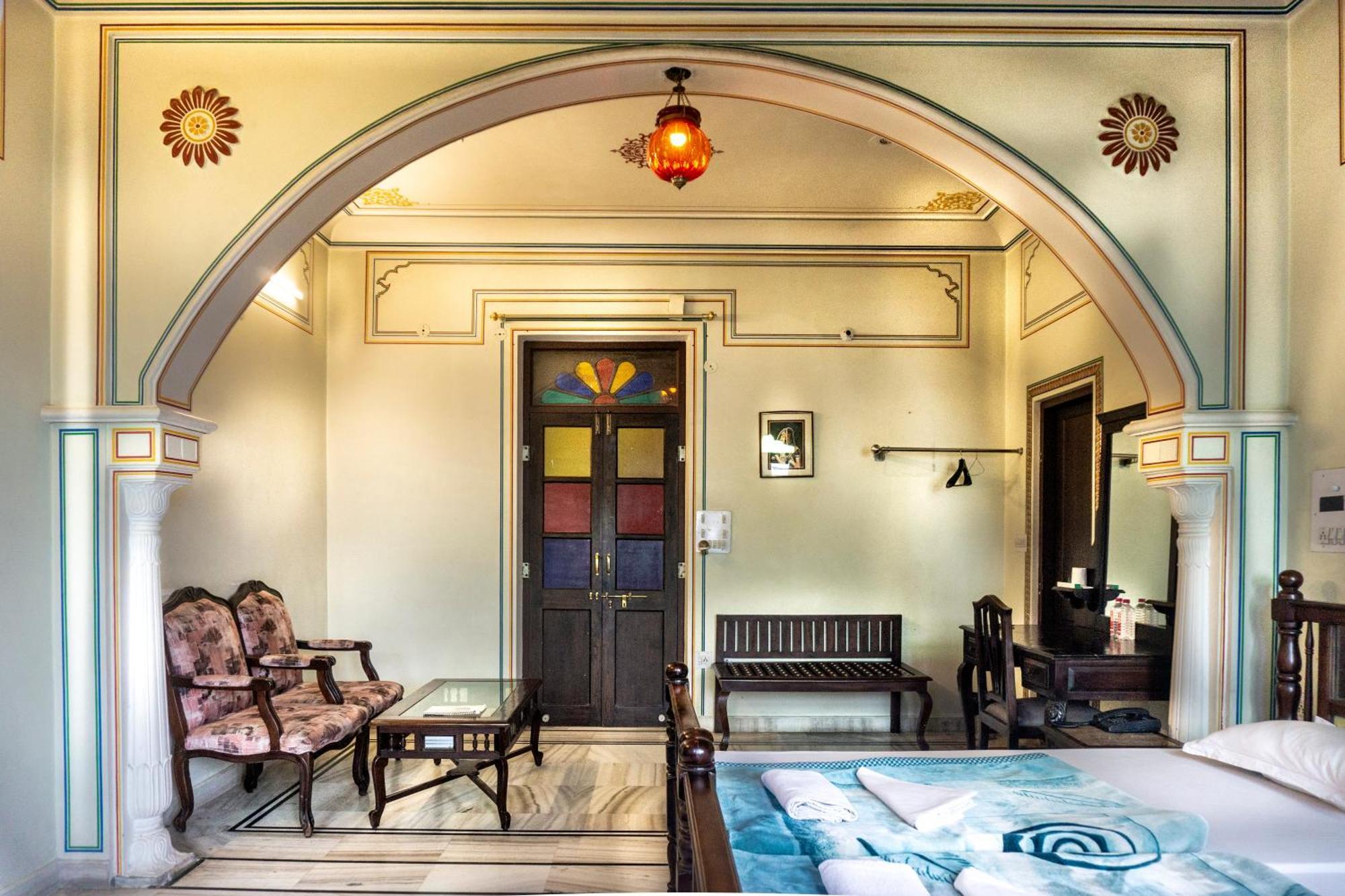 Krishna Palace - A Heritage Hotel Dźajpur Zewnętrze zdjęcie