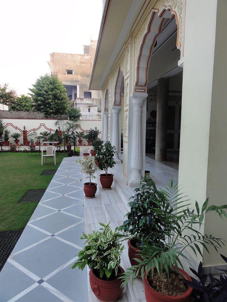 Krishna Palace - A Heritage Hotel Dźajpur Zewnętrze zdjęcie