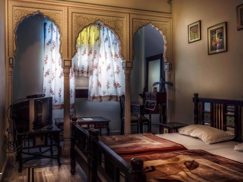 Krishna Palace - A Heritage Hotel Dźajpur Zewnętrze zdjęcie